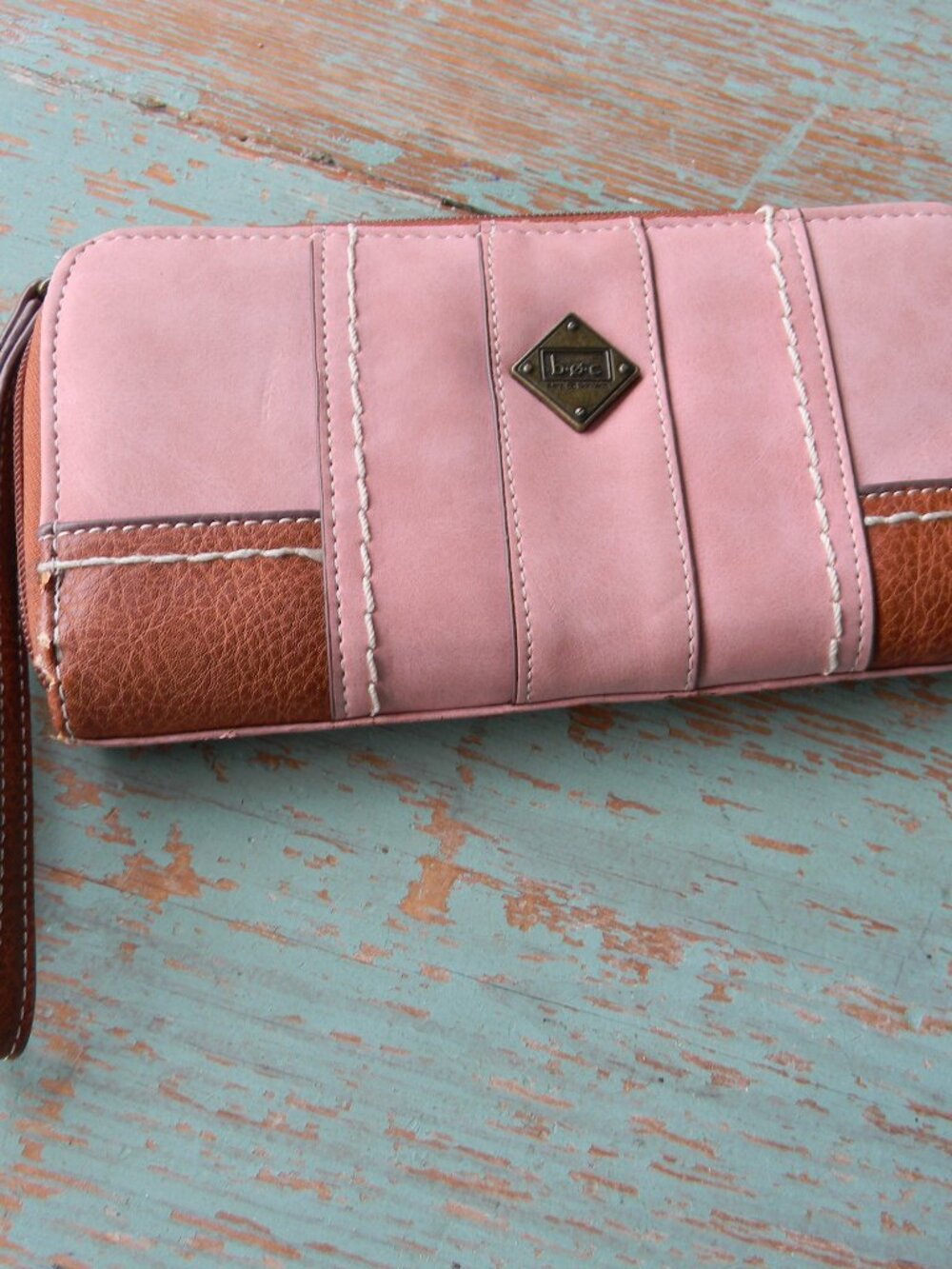 BOC PINK LARGE ZIP AROUND SUEDE/LEATHER WRISTLET WALLET